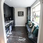 Βίλα Luxury 2 Bed 5 Mins From Next To Waterfall
