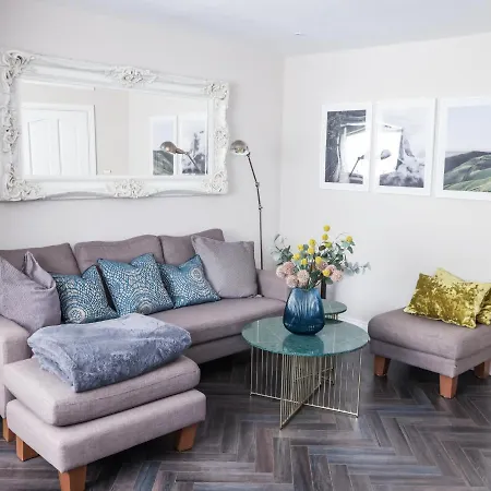 Luxury 2 Bed 5 Mins From Next To Waterfall * Carrick-on-Shannon