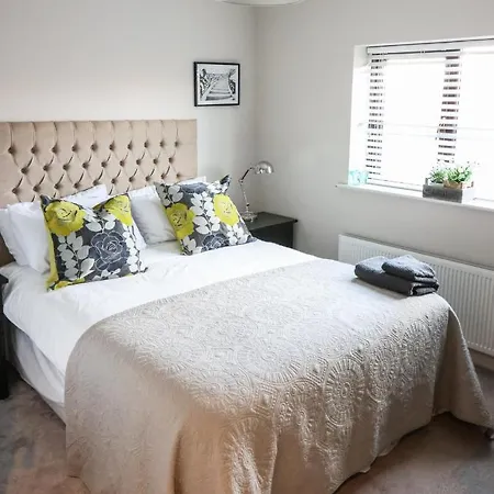 Luxury 2 Bed 5 Mins From Next To Waterfall Villa *