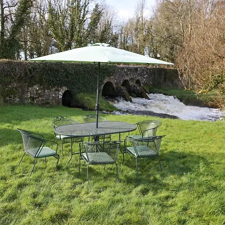 Luxury 2 Bed 5 Mins From Next To Waterfall Villa *