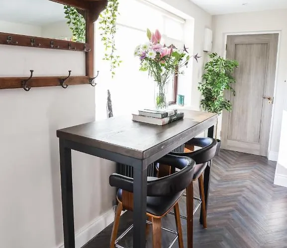 Villa Luxury 2 Bed 5 Mins From Next To Waterfall Carrick on Shannon