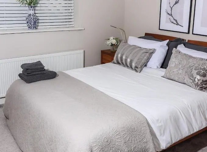 Luxury 2 Bed 5 Mins From Next To Waterfall *