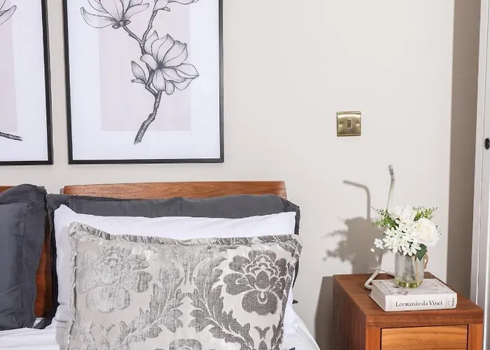 Luxury 2 Bed 5 Mins From Next To Waterfall Carrick on Shannon