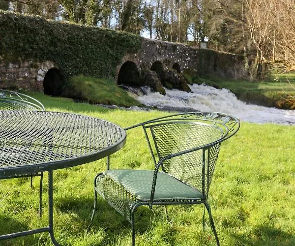 Luxury 2 Bed 5 Mins From Next To Waterfall Villa Carrick on Shannon