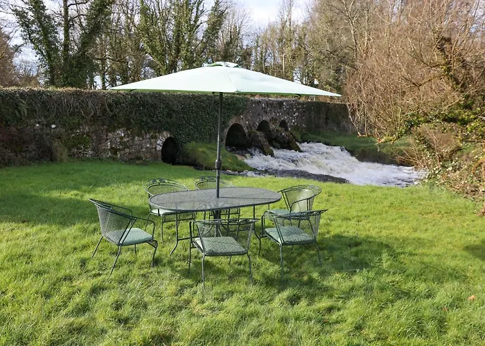 Luxury 2 Bed 5 Mins From Next To Waterfall Villa *